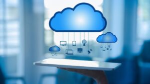 Cloud online training with virtual participants learning cloud computing, deployment models, and multi-cloud architecture.